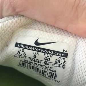 Nike Shoes - AUTHENTIC NIKE RUNNING SNEAKERS 8.5 Nike Shoes - AUTHENTIC NIKE RUNNING SNEAKERS 8.5